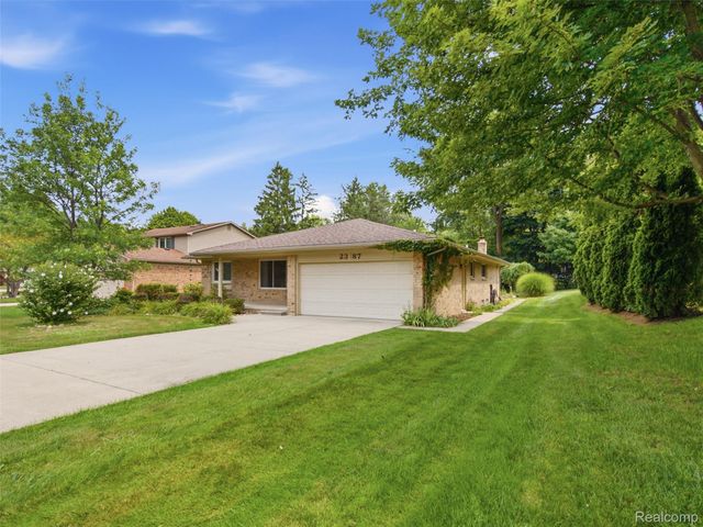 2387 Sanders Place, Bloomfield Hills, MI 48302