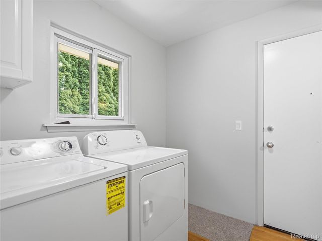 2387 Sanders Place, Bloomfield Hills, MI 48302