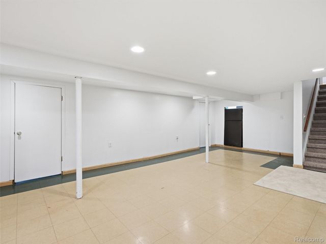 2387 Sanders Place, Bloomfield Hills, MI 48302