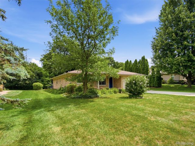2387 Sanders Place, Bloomfield Hills, MI 48302