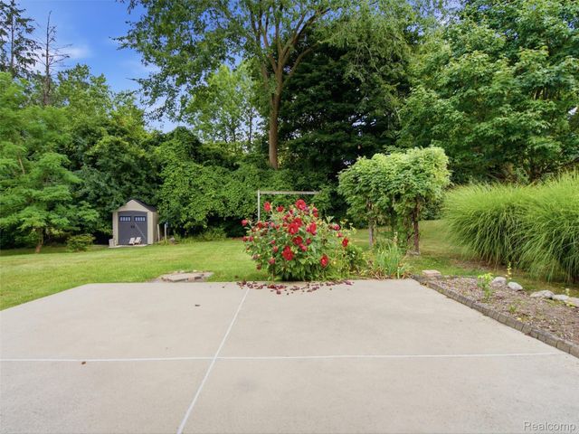 2387 Sanders Place, Bloomfield Hills, MI 48302