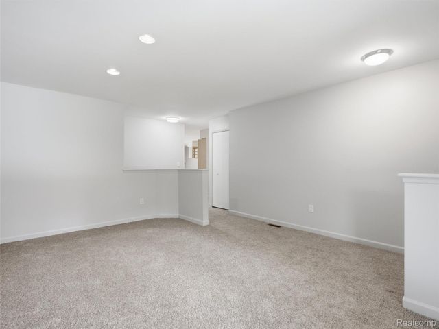 2387 Sanders Place, Bloomfield Hills, MI 48302