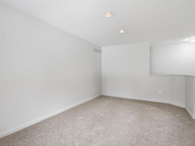 2387 Sanders Place, Bloomfield Hills, MI 48302