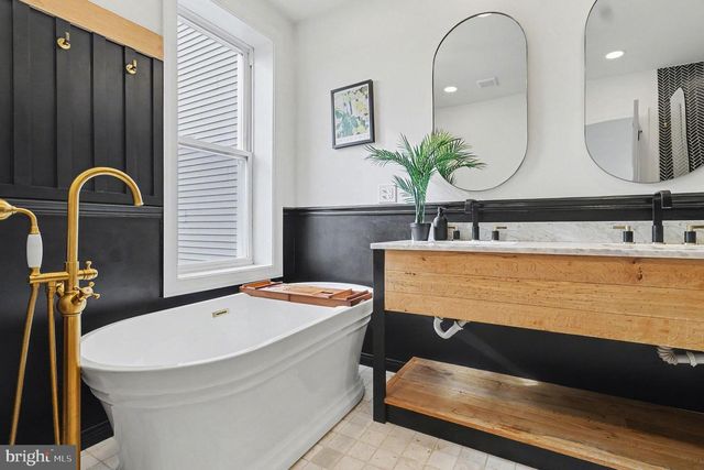 2530 W GIRARD AVE, Philadelphia, PA 19130