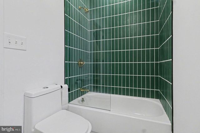 2530 W GIRARD AVE, Philadelphia, PA 19130