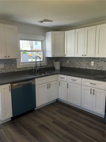 9 Palmer Avenue, Warren, RI 02885