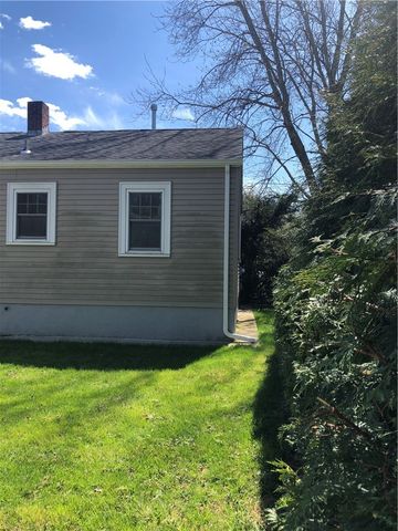 9 Palmer Avenue, Warren, RI 02885