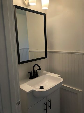 9 Palmer Avenue, Warren, RI 02885