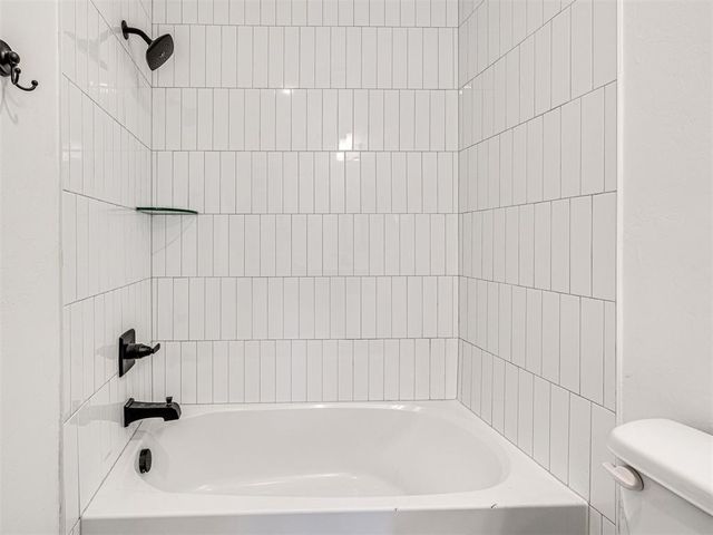 7700 Three Woods Lane, Yukon, OK 73099