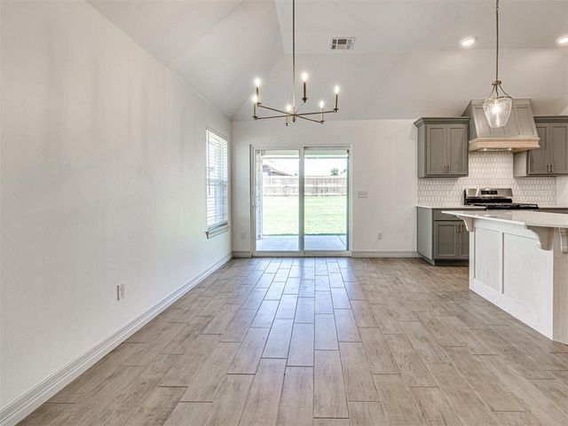 7700 Three Woods Lane, Yukon, OK 73099