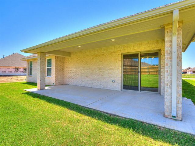 7700 Three Woods Lane, Yukon, OK 73099