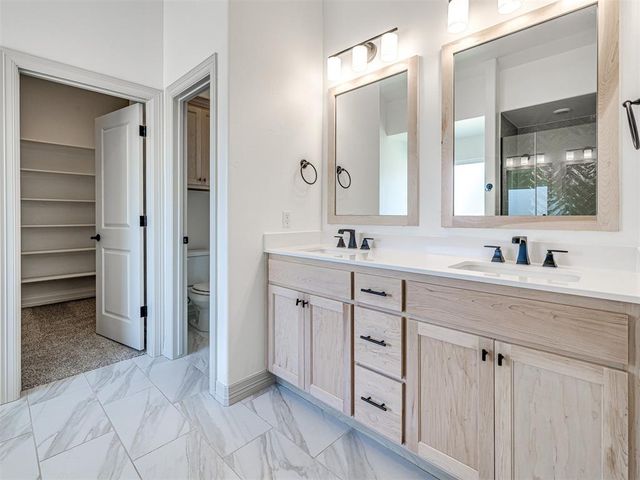 7700 Three Woods Lane, Yukon, OK 73099