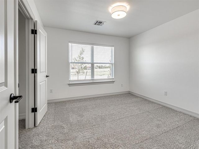 7700 Three Woods Lane, Yukon, OK 73099