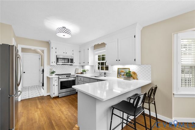 10274 Matthews Grove Ln, Mechanicsville, VA 23116