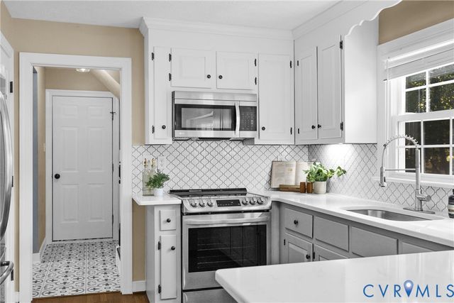 10274 Matthews Grove Ln, Mechanicsville, VA 23116