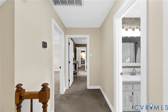 10274 Matthews Grove Ln, Mechanicsville, VA 23116