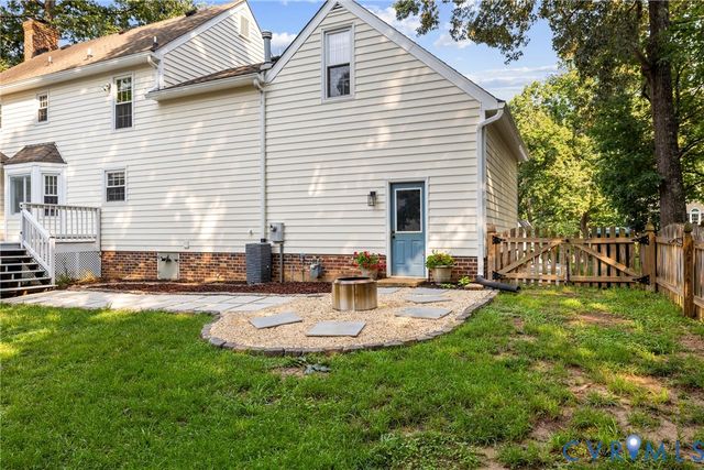 10274 Matthews Grove Ln, Mechanicsville, VA 23116