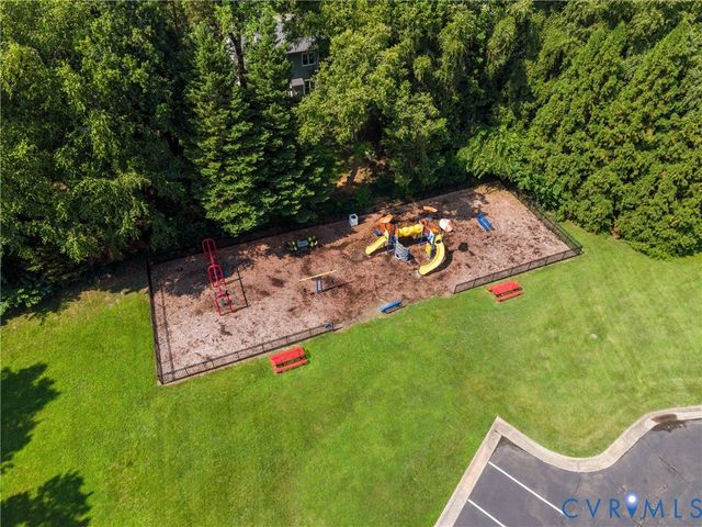 10274 Matthews Grove Ln, Mechanicsville, VA 23116