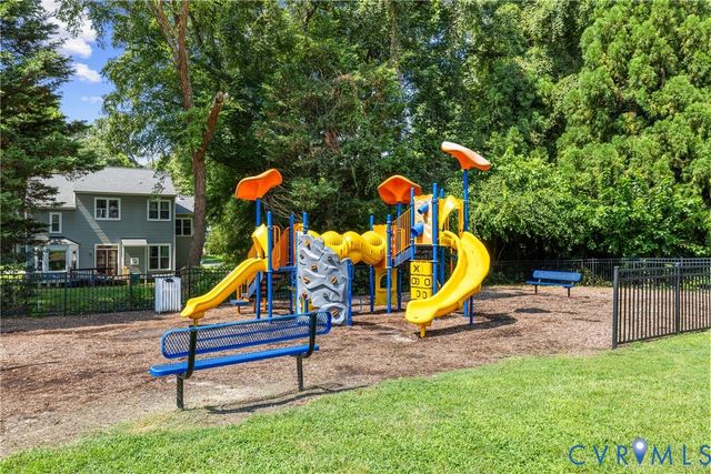 10274 Matthews Grove Ln, Mechanicsville, VA 23116