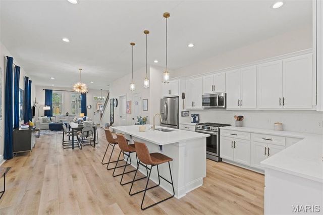3406 Vista Avenue, St Louis, MO 63104