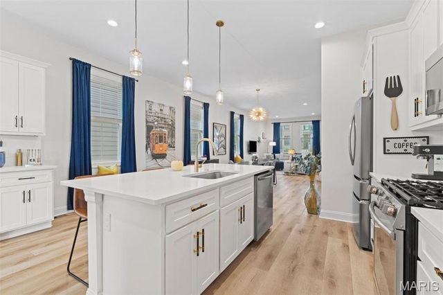 3406 Vista Avenue, St Louis, MO 63104