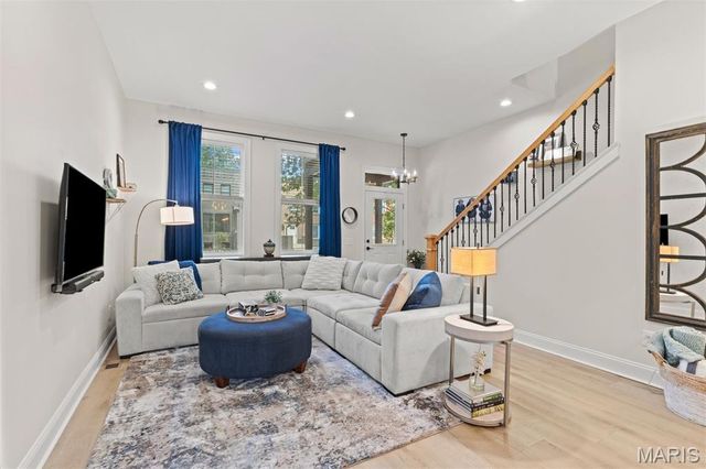 3406 Vista Avenue, St Louis, MO 63104