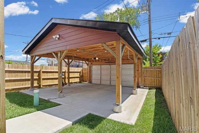 3406 Vista Avenue, St Louis, MO 63104