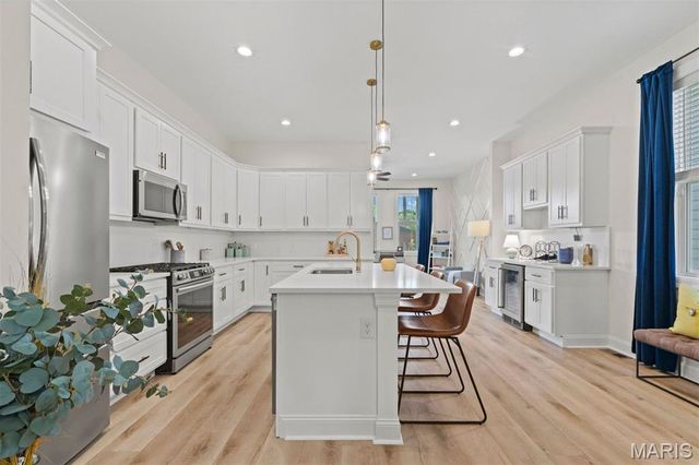 3406 Vista Avenue, St Louis, MO 63104