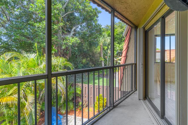 22958 Oxford Place D, Boca Raton, FL 33433