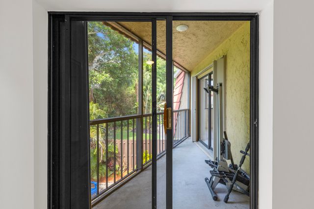 22958 Oxford Place D, Boca Raton, FL 33433