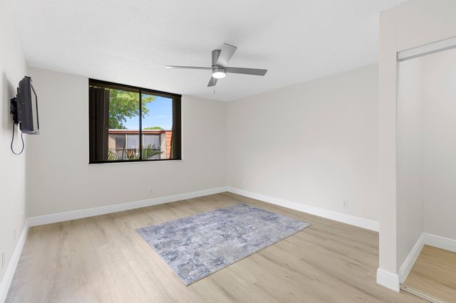 22958 Oxford Place D, Boca Raton, FL 33433