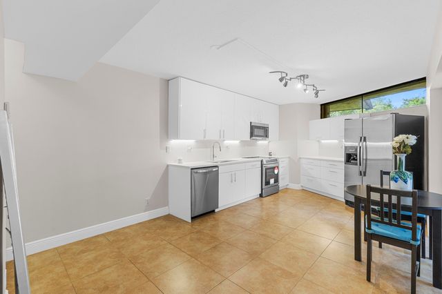 22958 Oxford Place D, Boca Raton, FL 33433