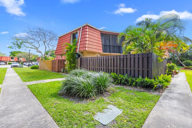 22958 Oxford Place D, Boca Raton, FL 33433