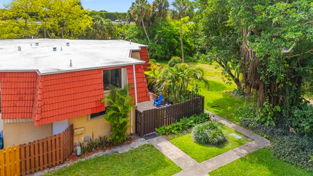 22958 Oxford Place D, Boca Raton, FL 33433