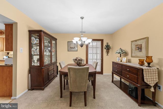 43 MEADOWRUE CT, Mount Laurel, NJ 08054