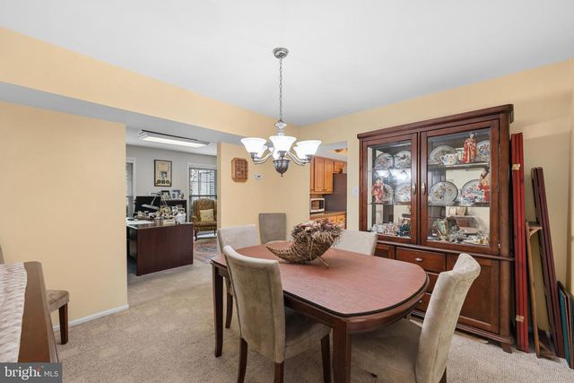 43 MEADOWRUE CT, Mount Laurel, NJ 08054