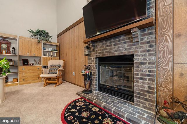 43 MEADOWRUE CT, Mount Laurel, NJ 08054
