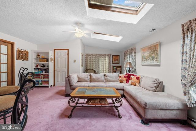 43 MEADOWRUE CT, Mount Laurel, NJ 08054