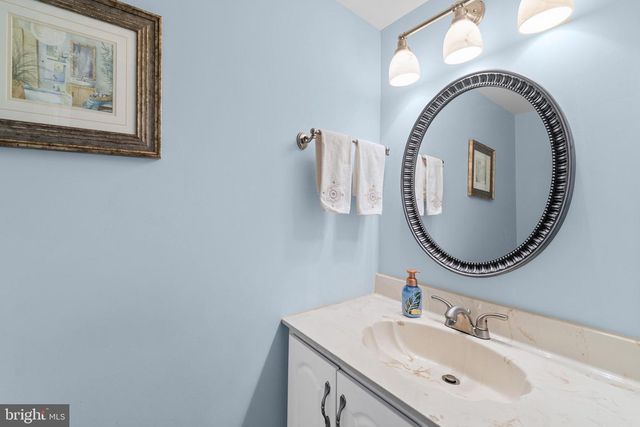 43 MEADOWRUE CT, Mount Laurel, NJ 08054