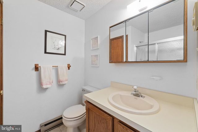 43 MEADOWRUE CT, Mount Laurel, NJ 08054