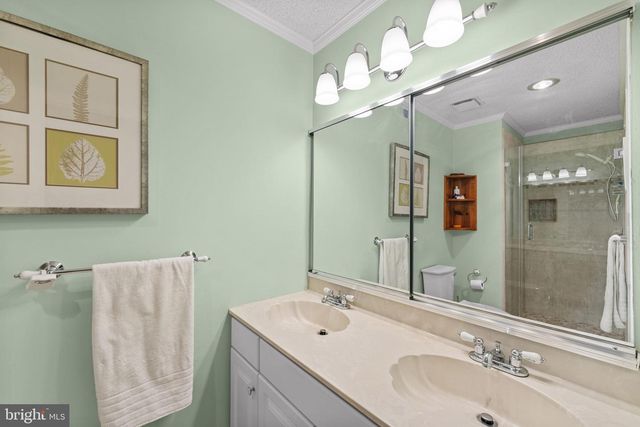 43 MEADOWRUE CT, Mount Laurel, NJ 08054