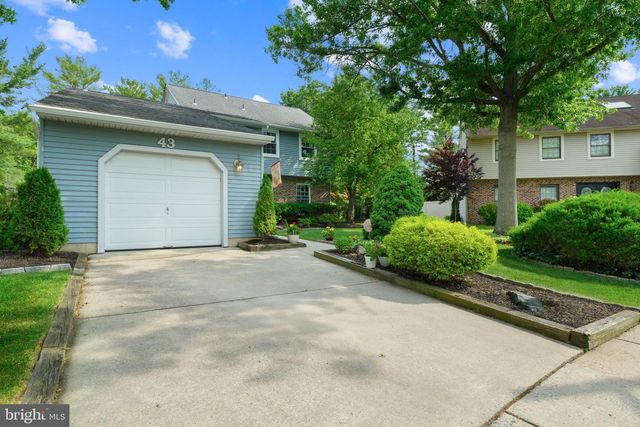 43 MEADOWRUE CT, Mount Laurel, NJ 08054