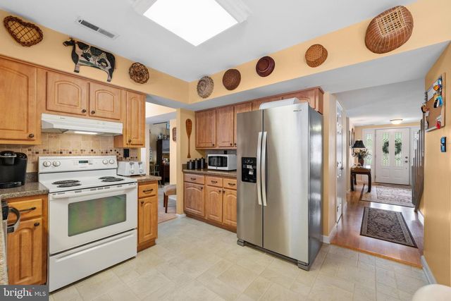 43 MEADOWRUE CT, Mount Laurel, NJ 08054