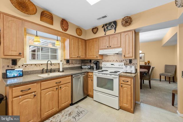 43 MEADOWRUE CT, Mount Laurel, NJ 08054