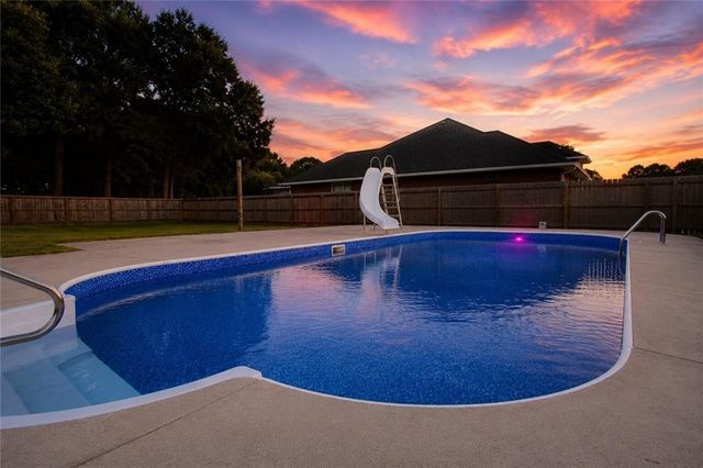 7321 Bridgemill Drive, Mobile, AL 36619
