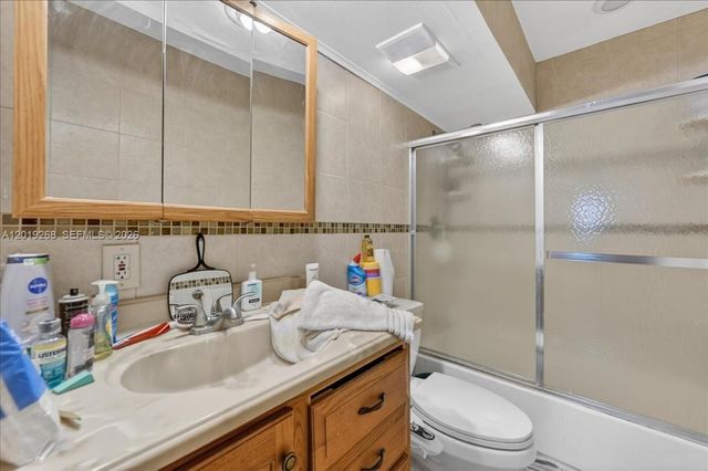 2115 NE 37th Dr 120, Fort Lauderdale, FL 33308