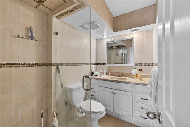 2115 NE 37th Dr 120, Fort Lauderdale, FL 33308