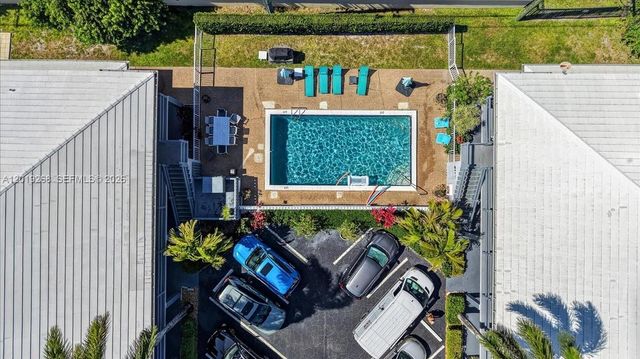 2115 NE 37th Dr 120, Fort Lauderdale, FL 33308