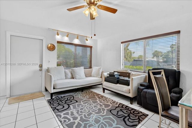 2115 NE 37th Dr 120, Fort Lauderdale, FL 33308