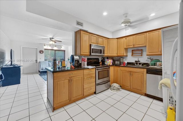 2115 NE 37th Dr 120, Fort Lauderdale, FL 33308